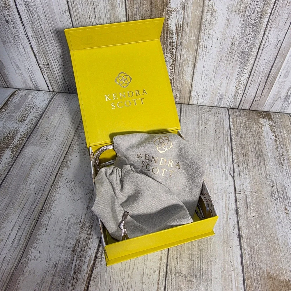 Kendra Scott Rose Quartz Necklace and Earrings Set Silver Rhodium Adjustable - Picture 6 of 6